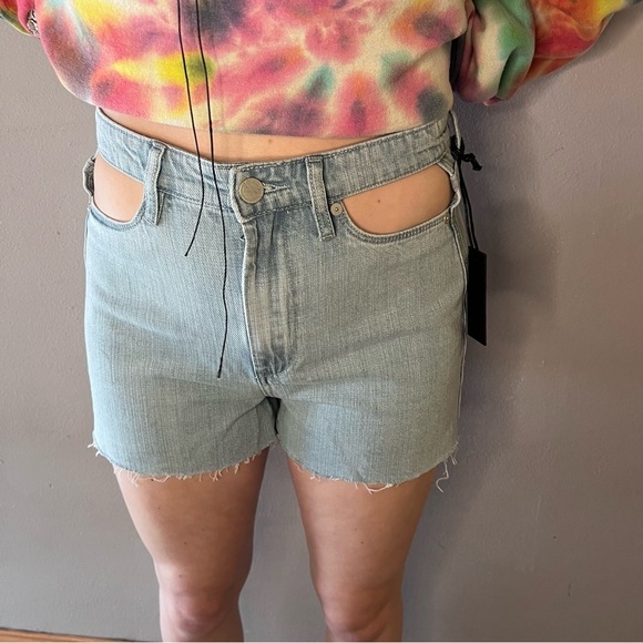 BLANKNYC Women's The Reeve Color Stay Put Denim Shorts Blue Size 27 - Picture 5 of 10